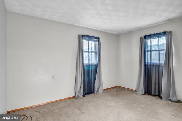 318 E EMAUS ST, Middletown, PA 17057