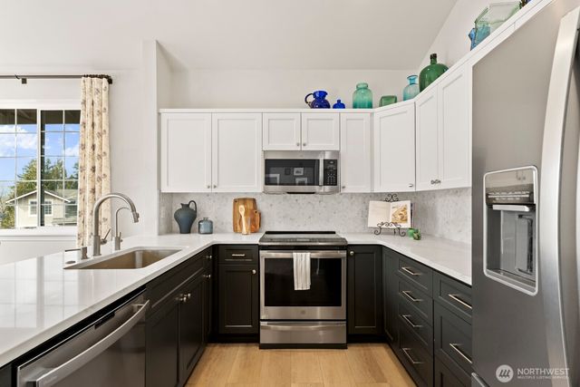 18560 NE 57th Street, Redmond, WA 98052