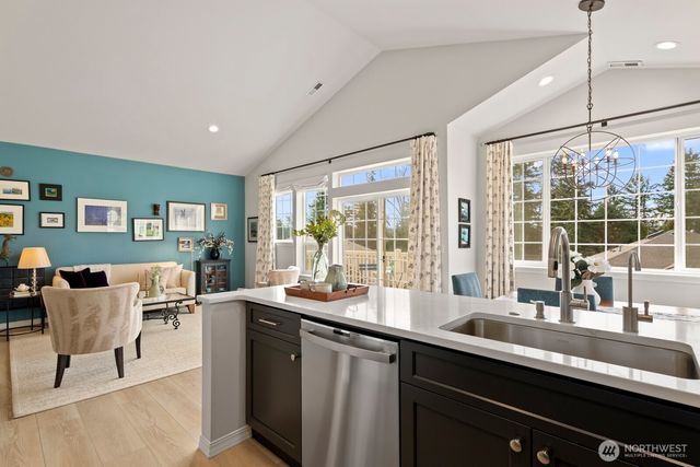 18560 NE 57th Street, Redmond, WA 98052