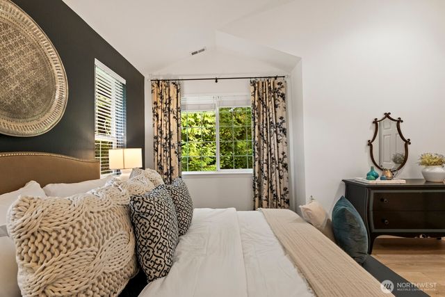 18560 NE 57th Street, Redmond, WA 98052