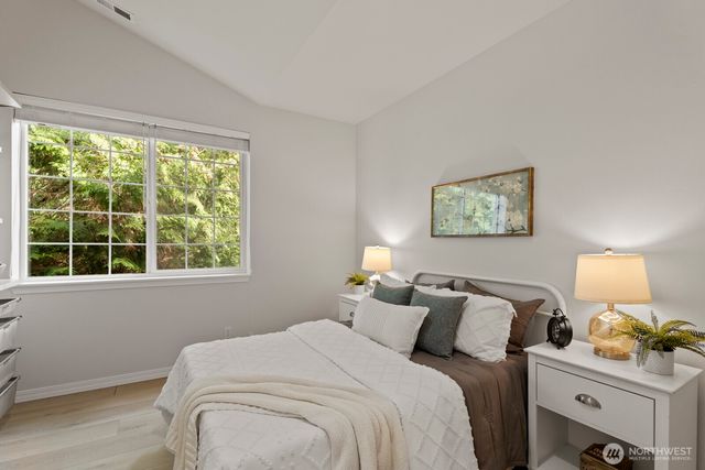 18560 NE 57th Street, Redmond, WA 98052