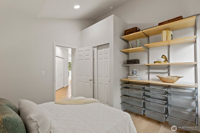 18560 NE 57th Street, Redmond, WA 98052