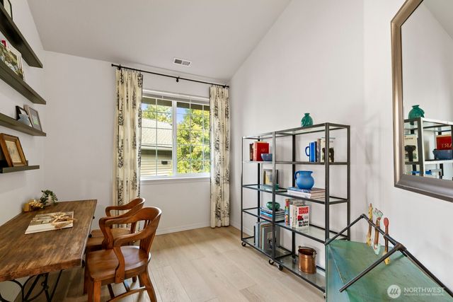 18560 NE 57th Street, Redmond, WA 98052