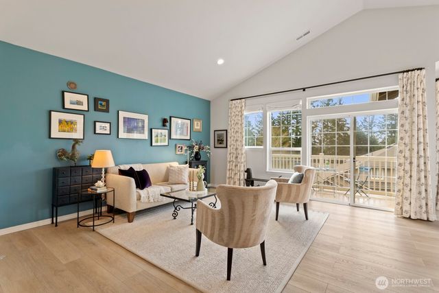 18560 NE 57th Street, Redmond, WA 98052