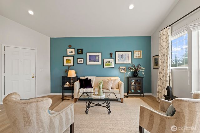 18560 NE 57th Street, Redmond, WA 98052