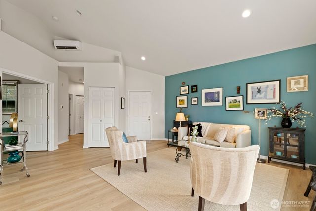 18560 NE 57th Street, Redmond, WA 98052