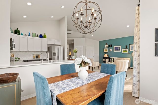 18560 NE 57th Street, Redmond, WA 98052