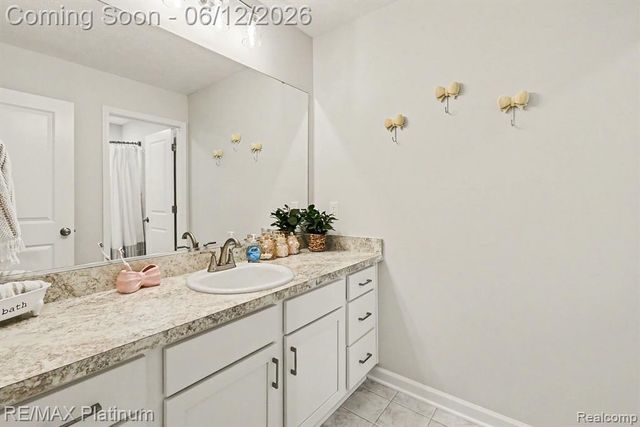 603 Land Bridge, Perry, MI 48872