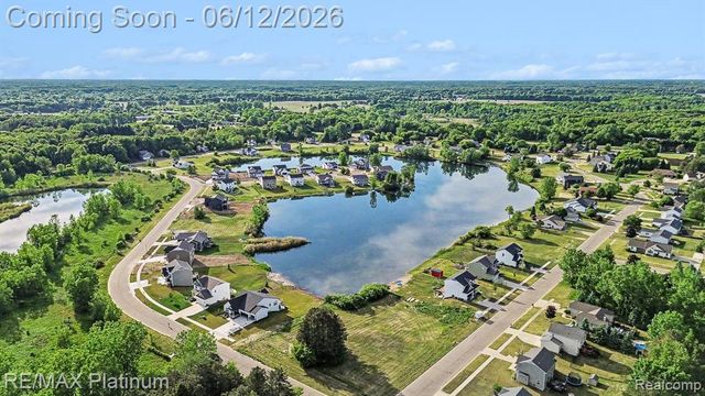 603 Land Bridge, Perry, MI 48872