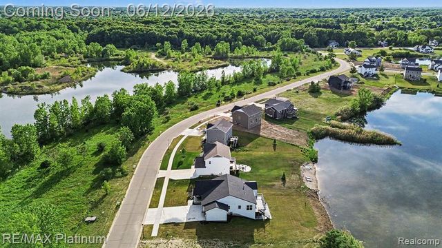603 Land Bridge, Perry, MI 48872