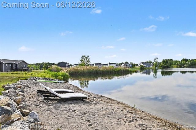 603 Land Bridge, Perry, MI 48872
