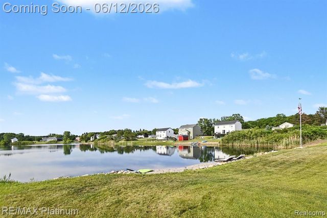 603 Land Bridge, Perry, MI 48872