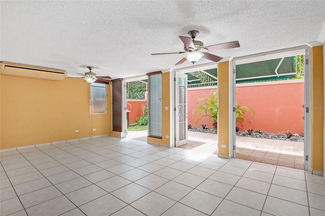 Via Del Sol URB. HACIENDA SAN JOSE 64, Caguas, PR 00727