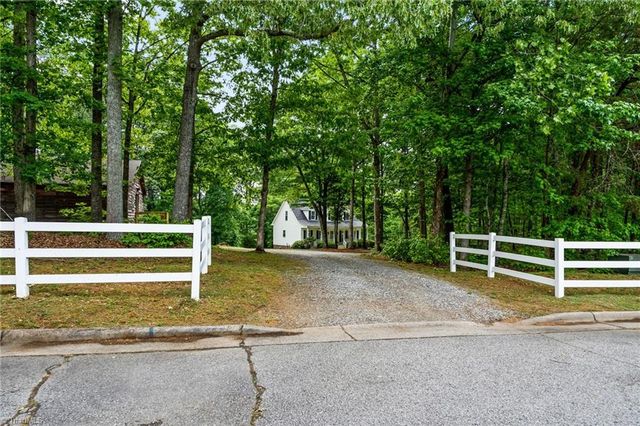 4411 Deacon Court, High Point, NC 27265