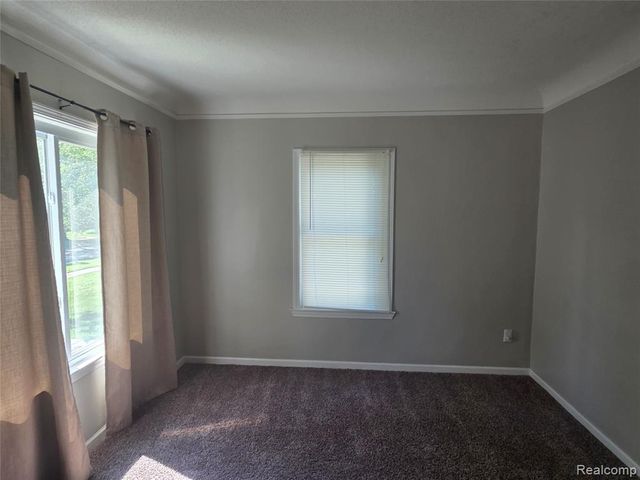 22889 Oakwood Avenue, Eastpointe, MI 48021