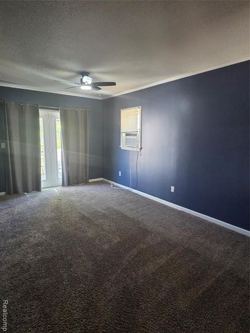22889 Oakwood Avenue, Eastpointe, MI 48021