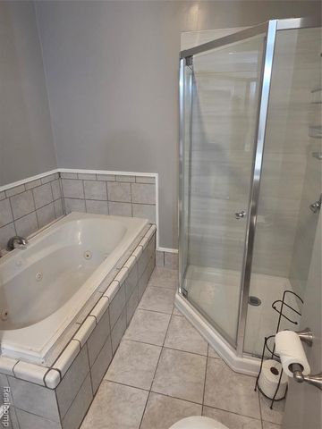 22889 Oakwood Avenue, Eastpointe, MI 48021