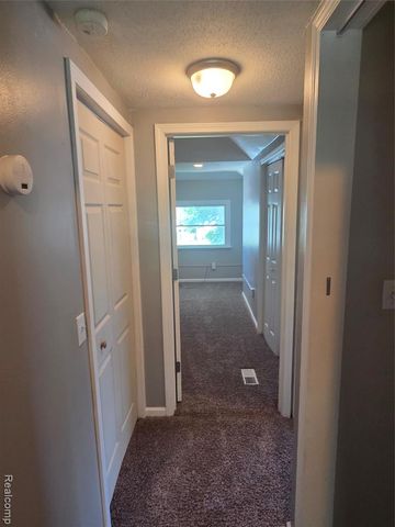22889 Oakwood Avenue, Eastpointe, MI 48021