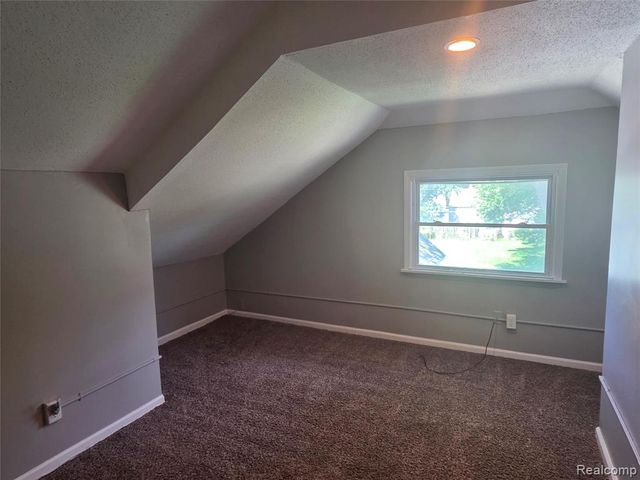 22889 Oakwood Avenue, Eastpointe, MI 48021