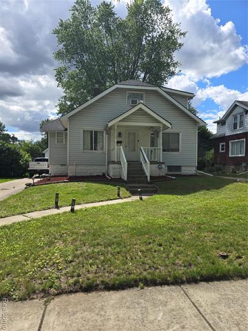 22889 Oakwood Avenue, Eastpointe, MI 48021