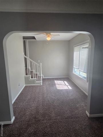 22889 Oakwood Avenue, Eastpointe, MI 48021