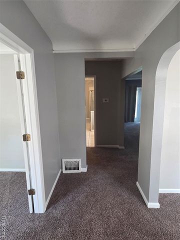 22889 Oakwood Avenue, Eastpointe, MI 48021
