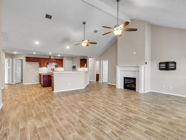 6827 Davy Crockett Drive, Manvel, TX 77578