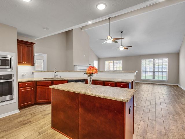 6827 Davy Crockett Drive, Manvel, TX 77578