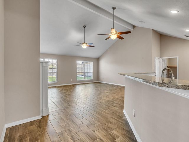 6827 Davy Crockett Drive, Manvel, TX 77578