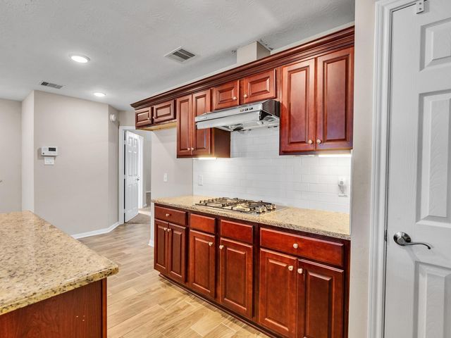 6827 Davy Crockett Drive, Manvel, TX 77578