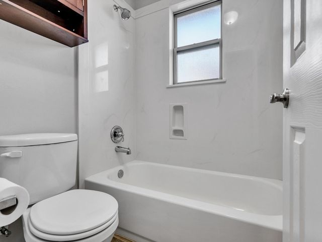 6827 Davy Crockett Drive, Manvel, TX 77578