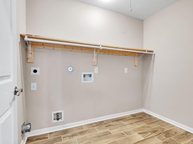 6827 Davy Crockett Drive, Manvel, TX 77578