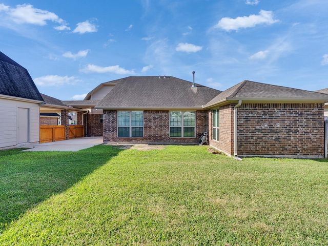 6827 Davy Crockett Drive, Manvel, TX 77578
