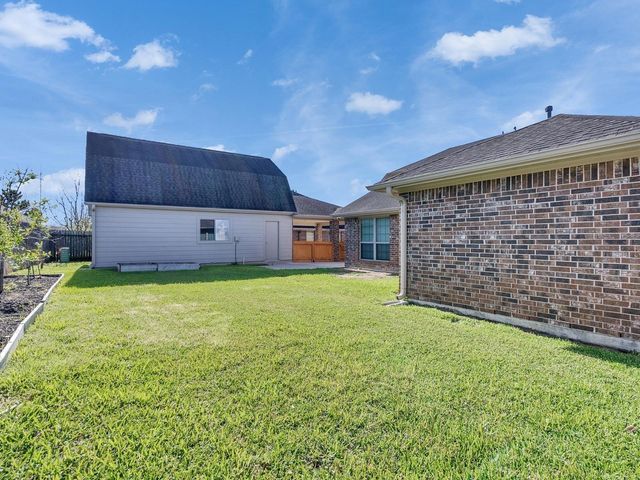6827 Davy Crockett Drive, Manvel, TX 77578