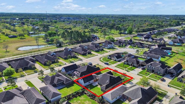 6827 Davy Crockett Drive, Manvel, TX 77578