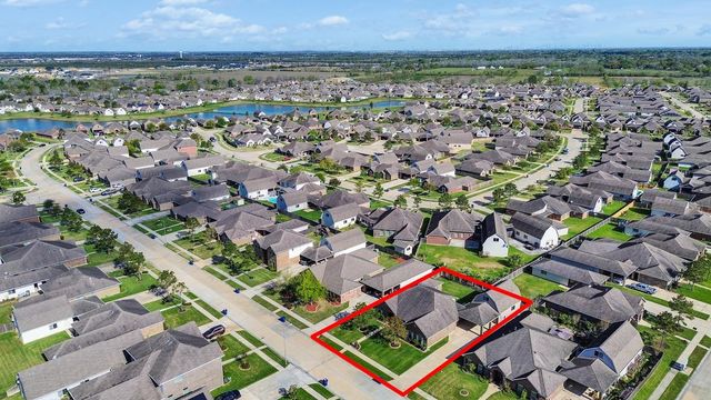 6827 Davy Crockett Drive, Manvel, TX 77578