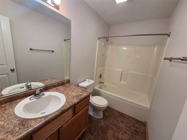 1111 Fieldstone Lane, Pleasant Hill, IA 50327