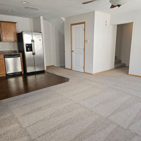 1111 Fieldstone Lane, Pleasant Hill, IA 50327