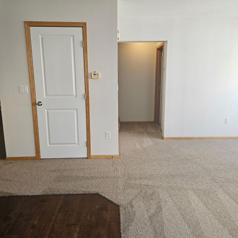 1111 Fieldstone Lane, Pleasant Hill, IA 50327