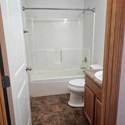 1111 Fieldstone Lane, Pleasant Hill, IA 50327