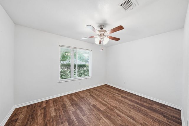 5208 Cunningham Drive, Pearland, TX 77581