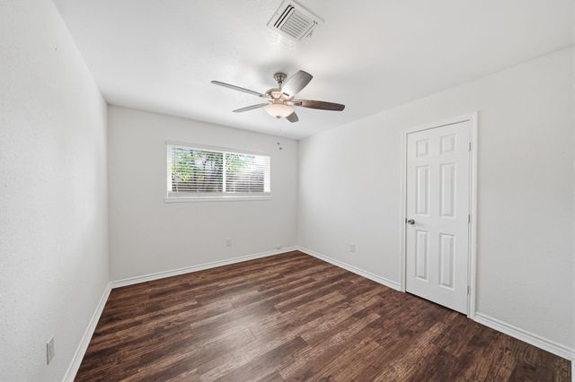 5208 Cunningham Drive, Pearland, TX 77581