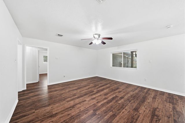 5208 Cunningham Drive, Pearland, TX 77581