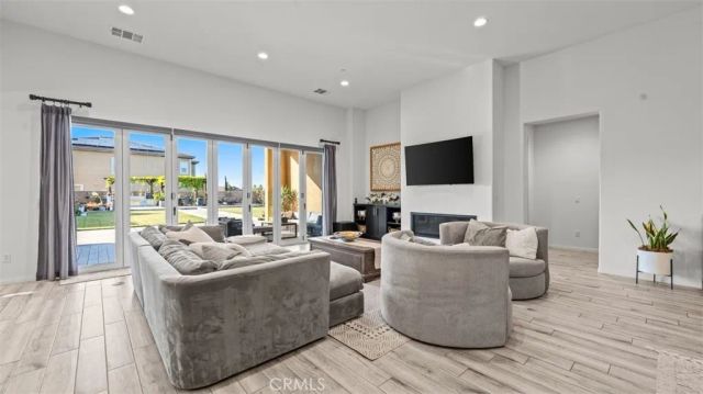 4050 Murphy Court, Corona, CA 92881
