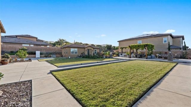 4050 Murphy Court, Corona, CA 92881