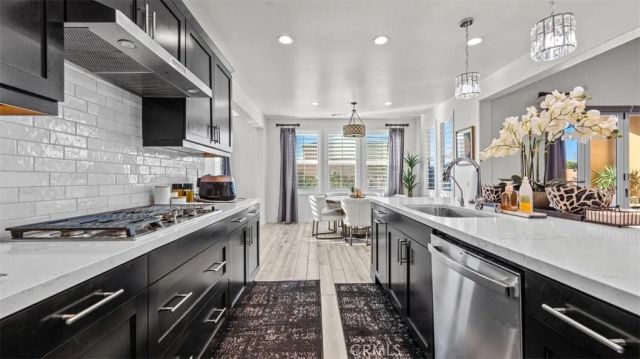 4050 Murphy Court, Corona, CA 92881