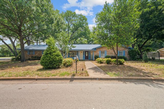305 Bluebonnet Drive, Grapevine, TX 76051
