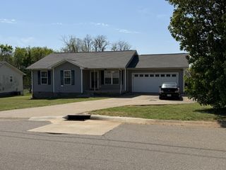 409 Filmore Rd, Oak Grove, KY 42262