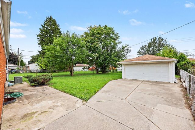 16741 Bell Avenue, Eastpointe City, MI 48021