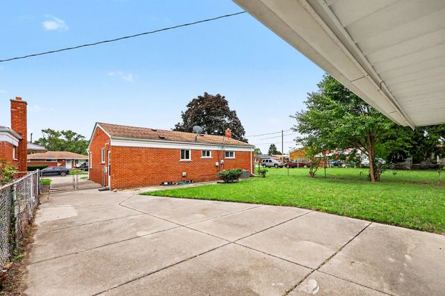 16741 Bell Avenue, Eastpointe City, MI 48021